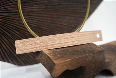 Bordatura in PVC giallo con venature del legno-